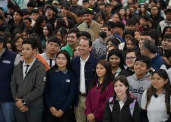 Más de mil jóvenes participan en tercera Feria Vocacional Municipal