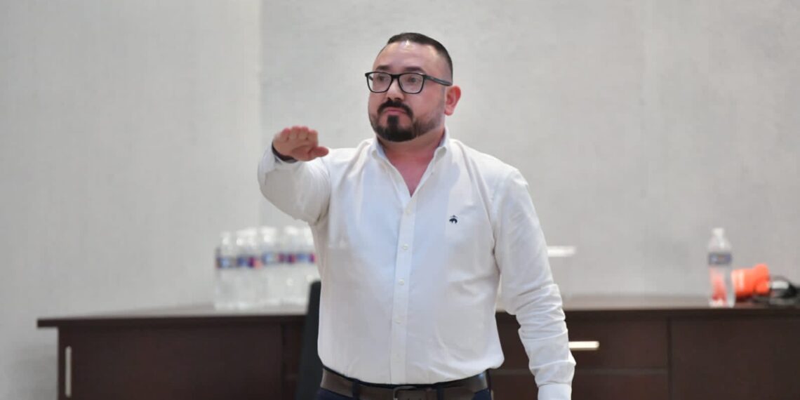 Cabildo de Acuña nombra nuevo secretario del Ayuntamiento
