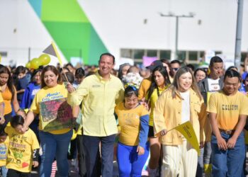 Caminata inclusiva bajo el programa «Moviéndonos con amor»