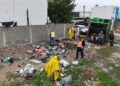 Recorre Emilio de Hoyos sector Altos de Santa Teresa con cuadrillas de limpieza