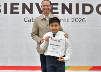 Integrantes de Cabildo Infantil 2026 reciben reciben nombramiento de manos de alcalde, Emilio de Hoyos