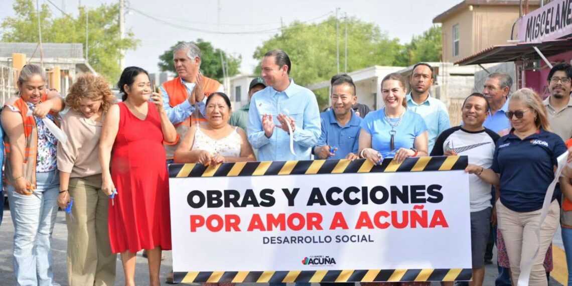 Emilio de Hoyos entrega obra de pavimentación en colonia Francisco Saracho