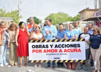 Emilio de Hoyos entrega obra de pavimentación en colonia Francisco Saracho