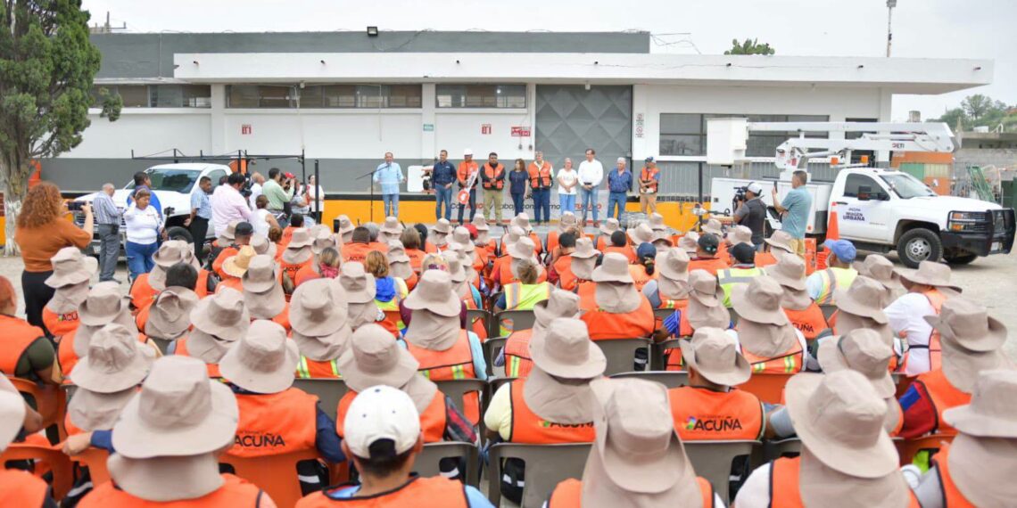 Refuerza Emilio de Hoyos labores de imagen urbana con nuevo equipamiento para programa «Acuña te quiero»