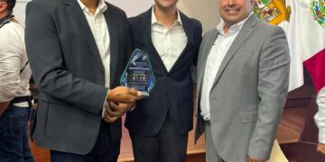 Recibe Acuña Premio Estatal de Transparencia 2026 por nivel de excelencia
