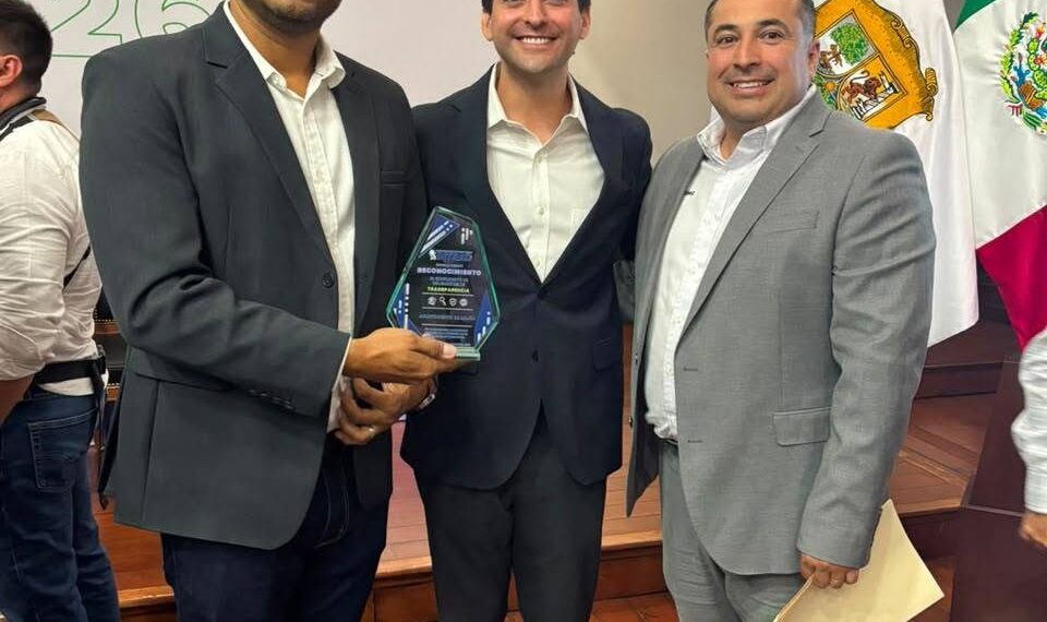 Recibe Acuña Premio Estatal de Transparencia 2026 por nivel de excelencia