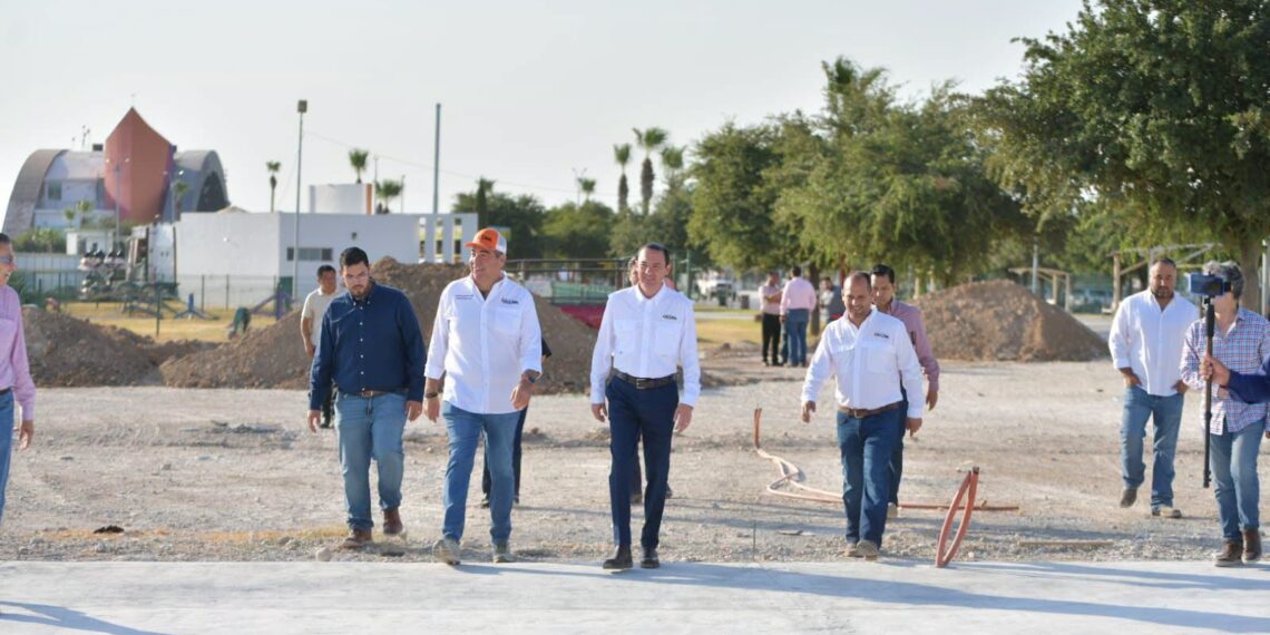 Recorre Emilio de Hoyos avances de obra de Macro Parque Central