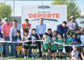 Entrega Emilio de Hoyos cancha de fútbol 5 en polideportivo La Fé de Acuña