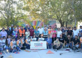 Fortalece Emilio de Hoyos apoyo a escuelas con el programa «Manos a la Obra»