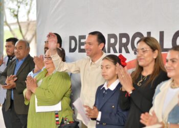 «Manos a la Obra» entrega cancha multideportiva en primaria Ricardo Flores Magón