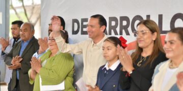 «Manos a la Obra» entrega cancha multideportiva en primaria Ricardo Flores Magón