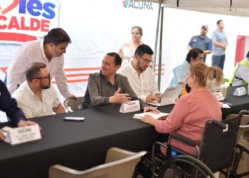 Atiende Emilio de Hoyos solicitudes ciudadanas en «Miércoles Con Tu Alcalde»